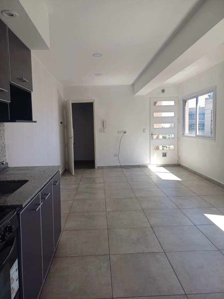 VENTA de departamento de 1 ambiente con cocheras en San Justo 