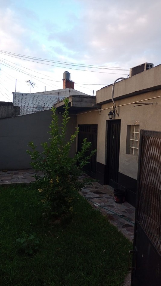 VENTA de casa de 3 ambientes en isidro casanova