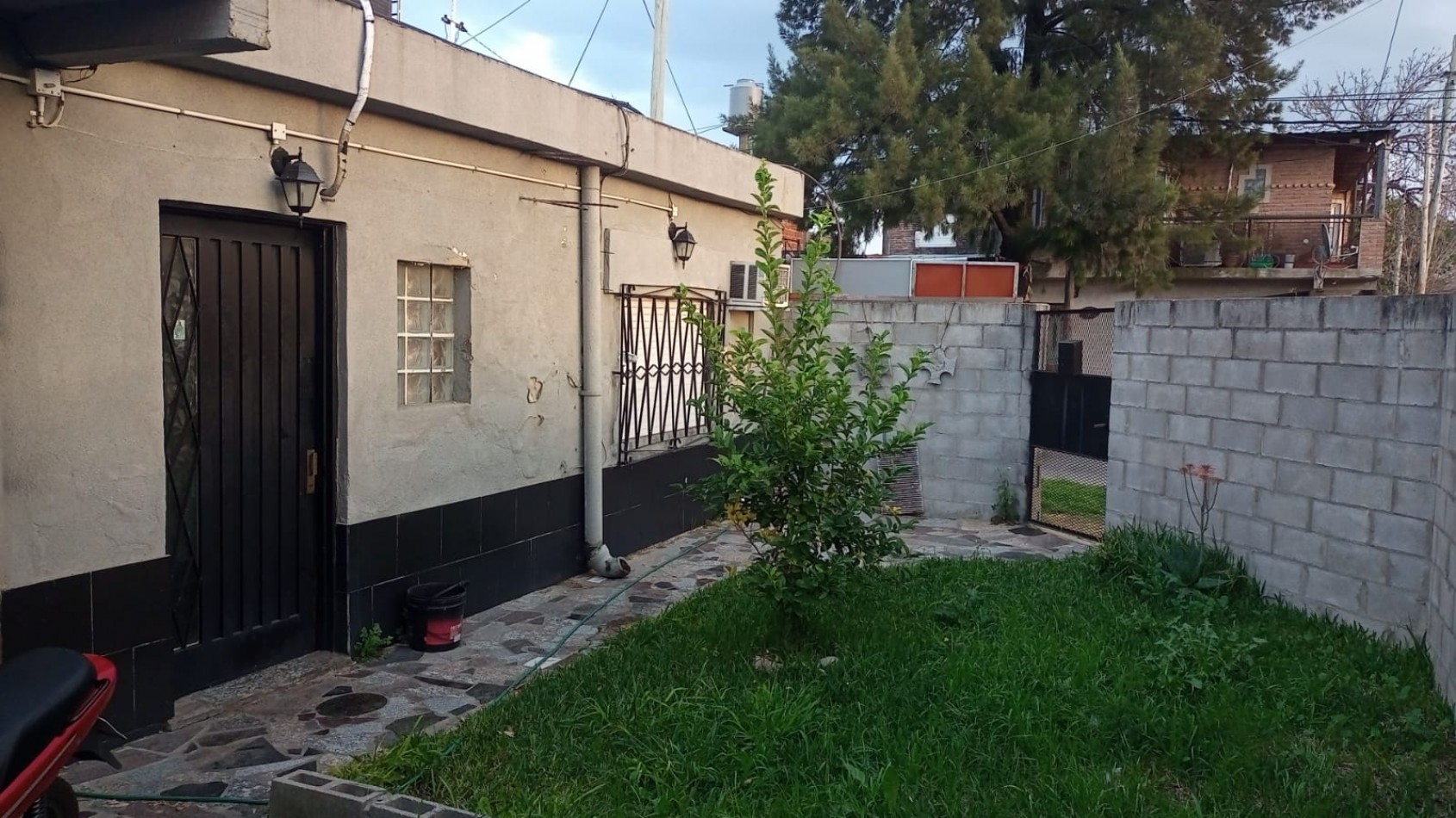 VENTA de casa de 3 ambientes en isidro casanova