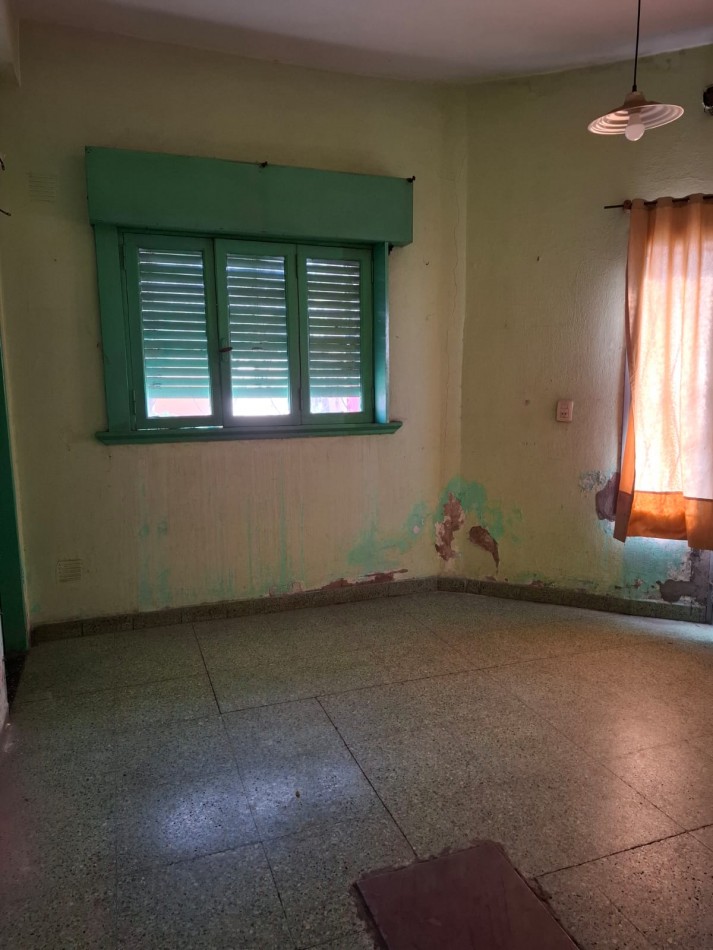 VENTA DE CASA DE 3 AMBIENTES EN ISIDRO CASANOVA