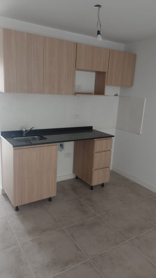 DEPARTAMENTO DE 2 AMBIENTES EN PLANTA BAJA AL FRENTE 