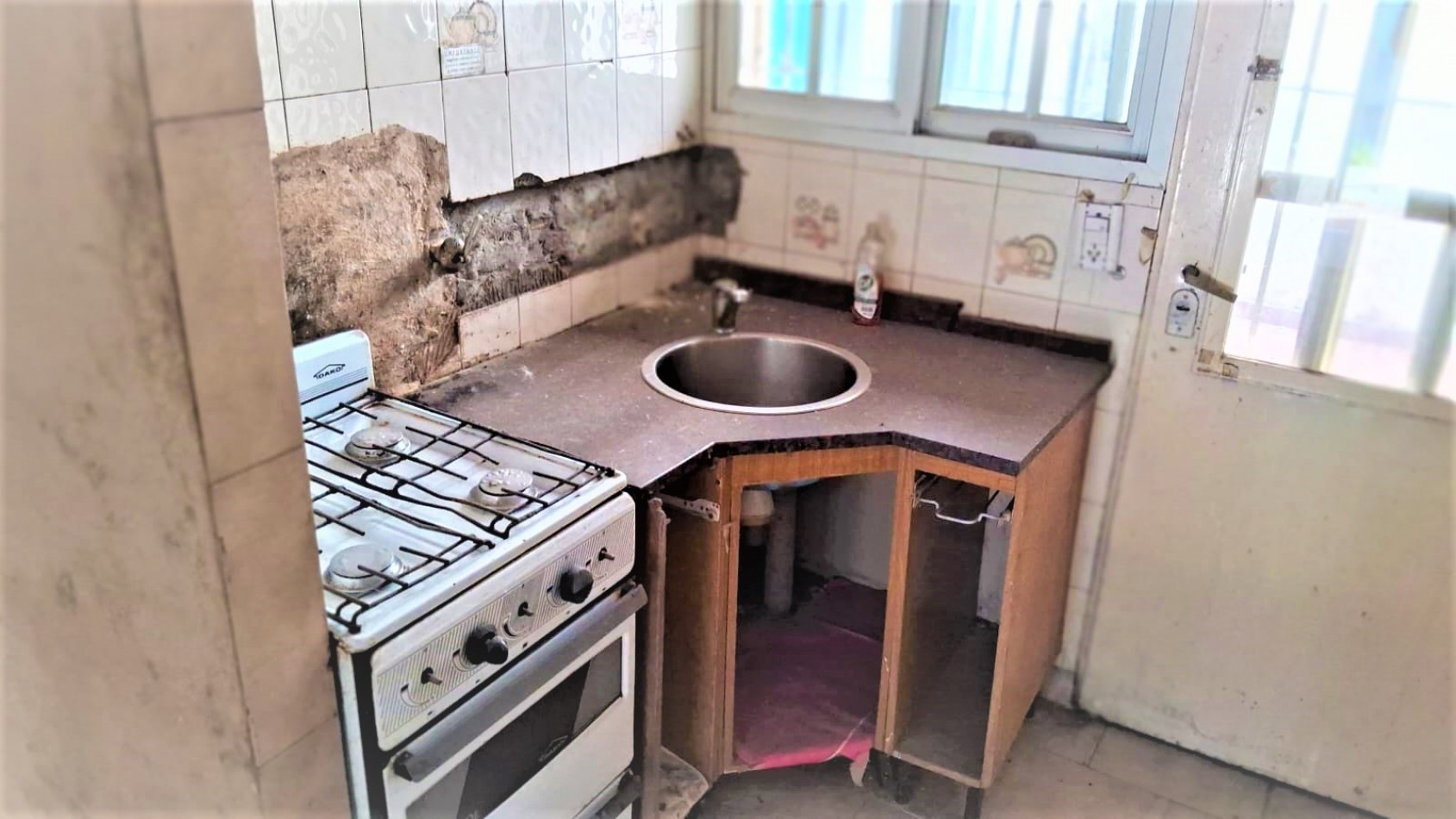CASA CON LOCAL MAS 1 PH MAS 2 COCHERAS VENTA EN BLOCK EN LA TABLADA RETASADO!