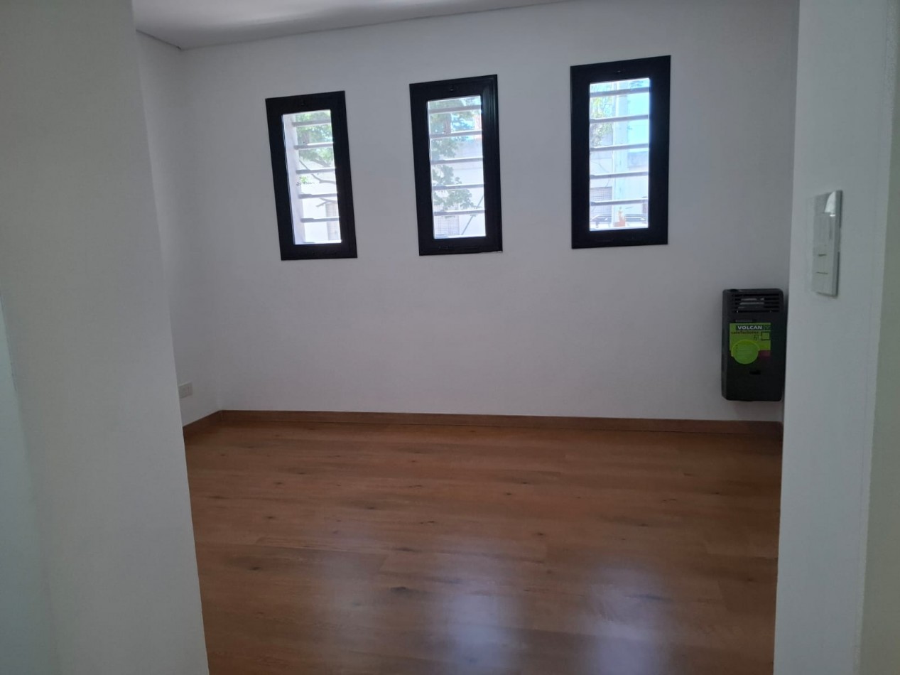 VENTA DE CASA DE 4 AMBIENTES a ESTRENAR EN MORON