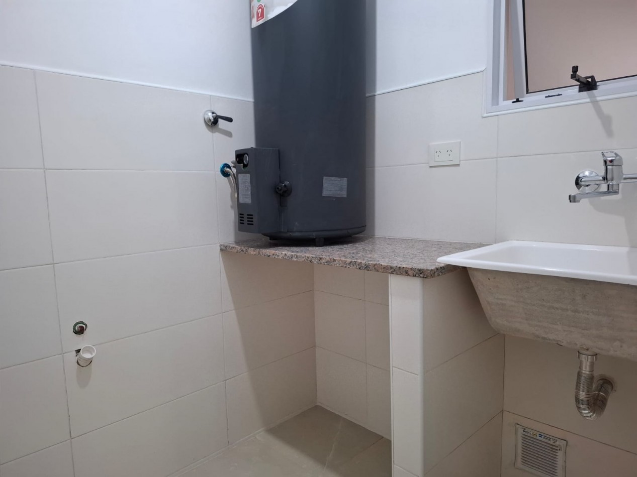 VENTA DE CASA DE 4 AMBIENTES a ESTRENAR EN MORON