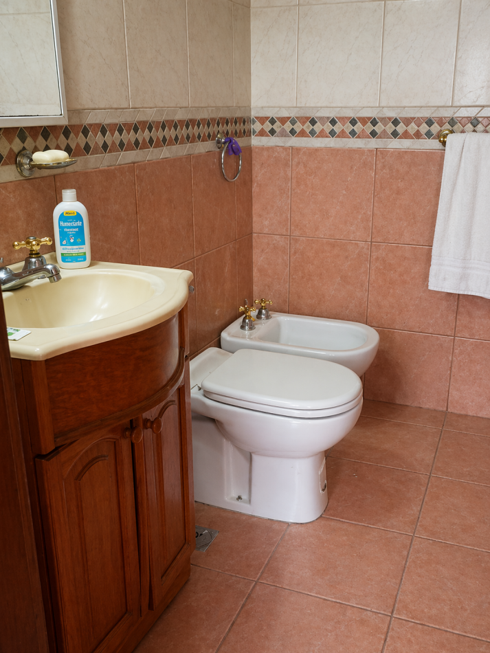 VENTA DE DEPARTAMENTO DE 3 AMBIENTES CON BAULERA EN MORON