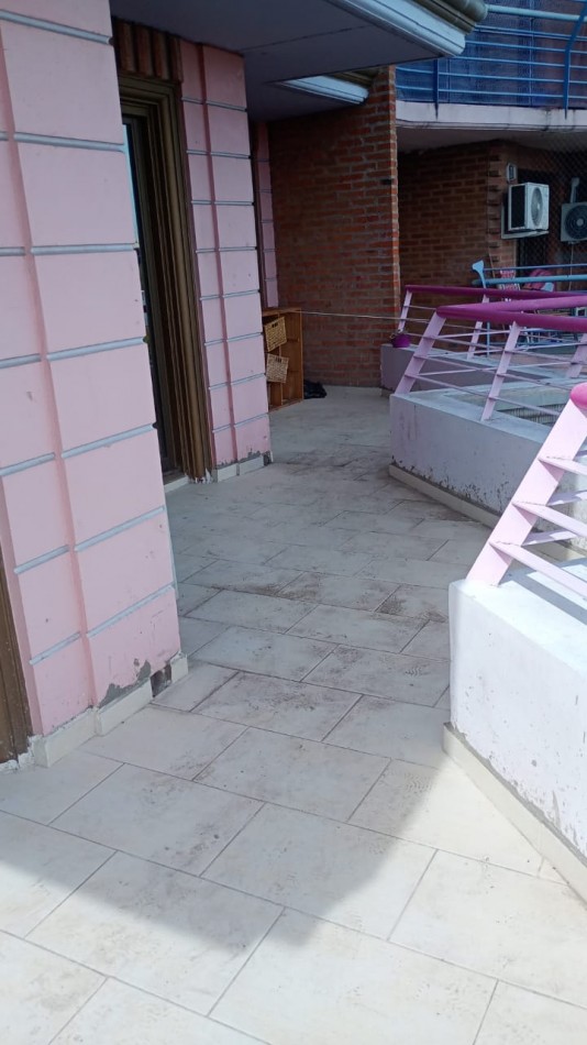 VENTA DE DEPARTAMENTO DE 3 AMBIENTES CON BAULERA EN MORON