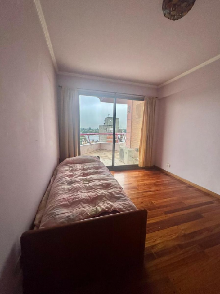 VENTA DE DEPARTAMENTO DE 3 AMBIENTES CON BAULERA EN MORON