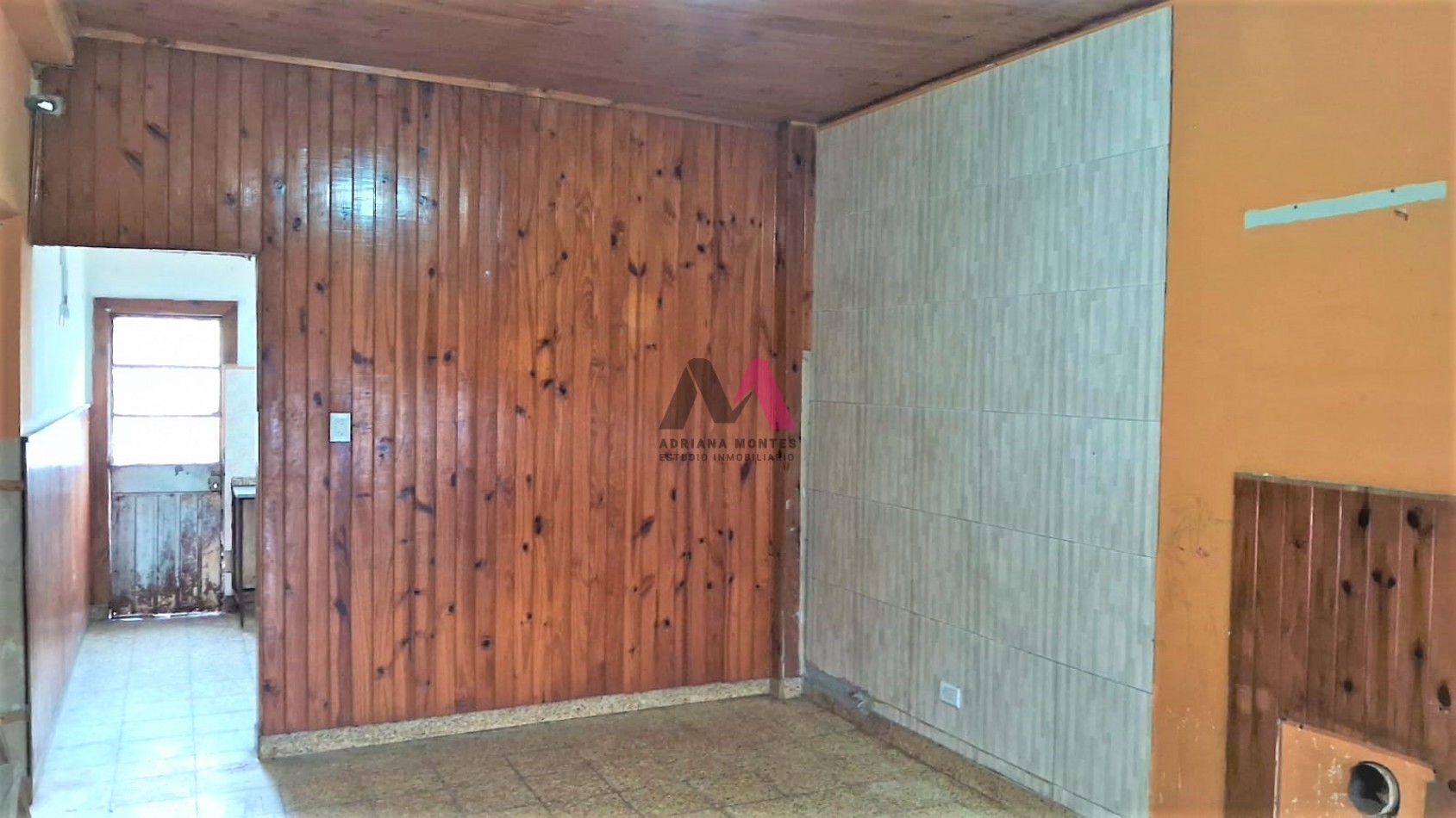 VENTA DE CASA DE 3 AMBIENTES EN MORON 