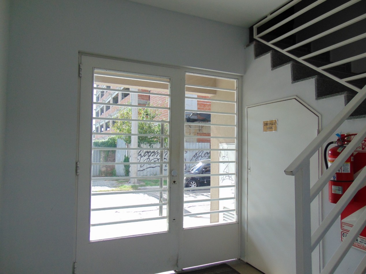 ALQUILER de departamento monoambiente en san justo
