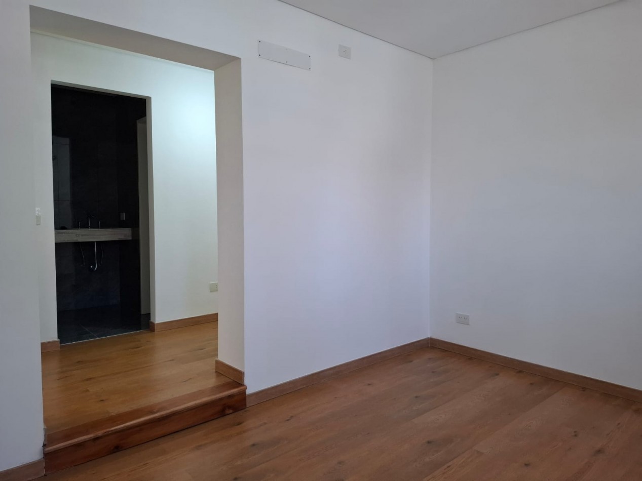 VENTA DE CASA DE 4 AMBIENTES a ESTRENAR EN MORON