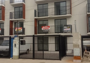 DEPARTAMENTO DE 2 AMBIENTES EN PLANTA BAJA AL FRENTE 